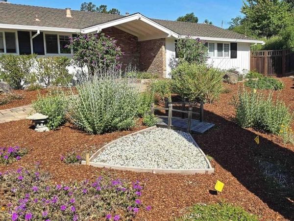 2 Rae Ct, Orinda, CA 94563