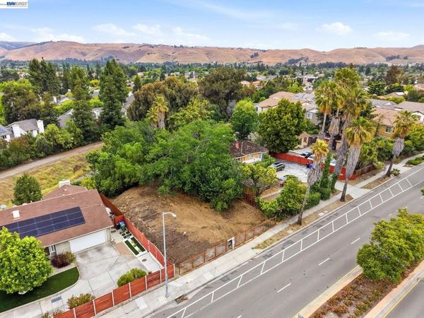 3279 Washington Blvd., Fremont, CA 94539