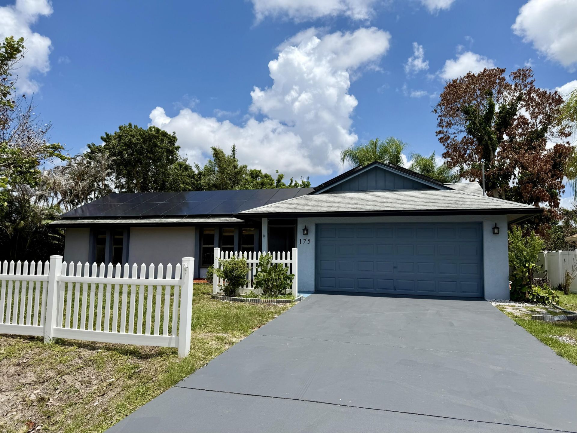 175 SW Oakridge Drive, Port Saint Lucie, FL 34984 Main Photo