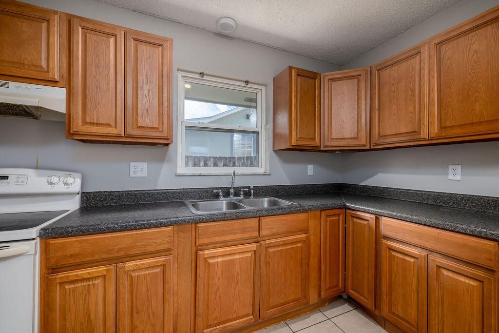 917 SE Nassau Avenue, Stuart, FL 34994 Photo