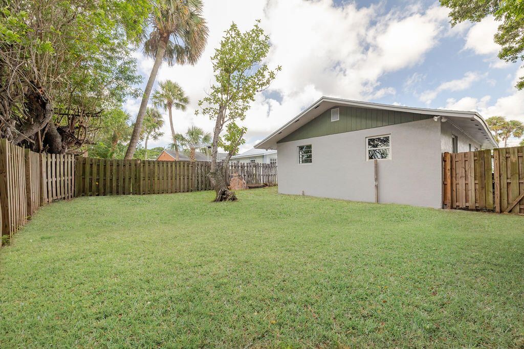 917 SE Nassau Avenue, Stuart, FL 34994 Photo