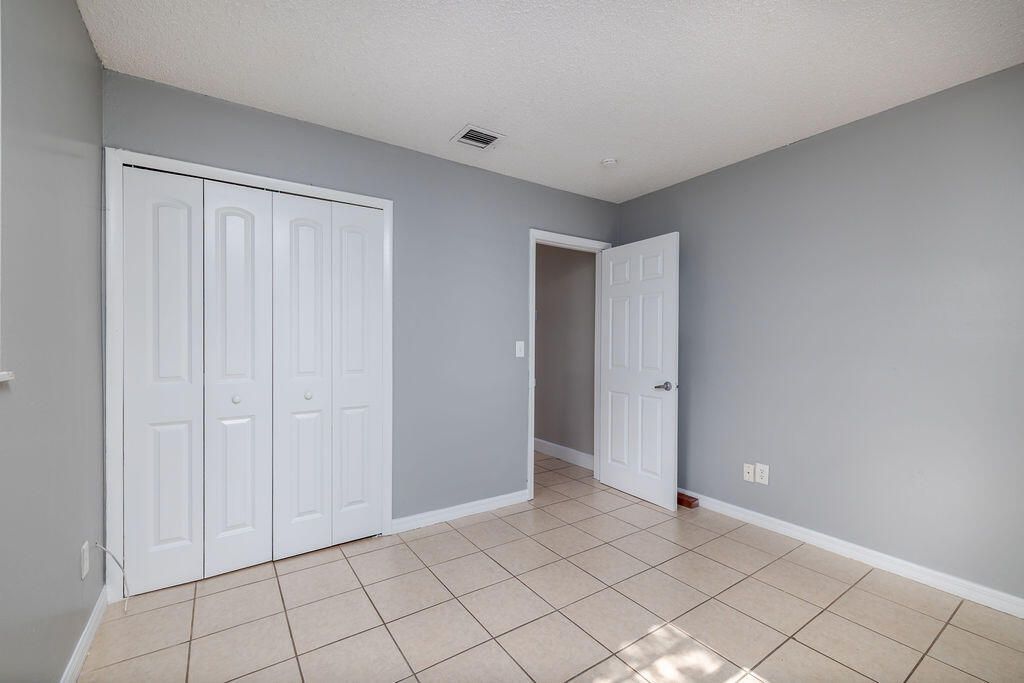 917 SE Nassau Avenue, Stuart, FL 34994 Photo