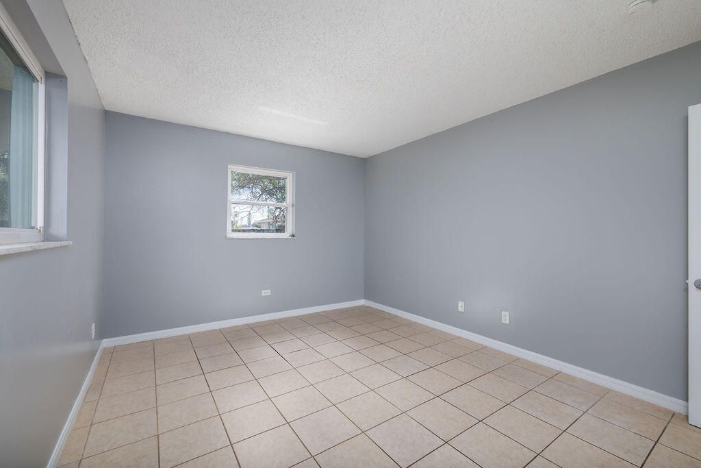 917 SE Nassau Avenue, Stuart, FL 34994 Photo