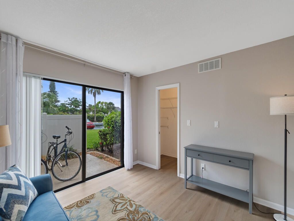 3206 S Lakeview Circle, Unit 1105, Fort Pierce, FL 34949 Photo