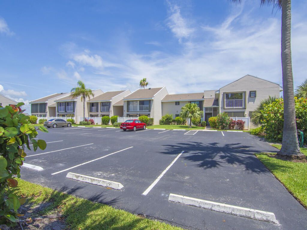 3206 S Lakeview Circle, Unit 1105, Fort Pierce, FL 34949 Photo