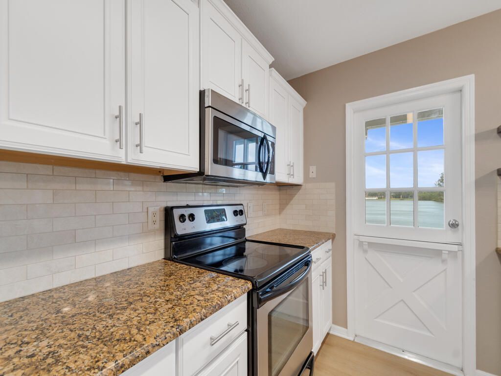 3206 S Lakeview Circle, Unit 1105, Fort Pierce, FL 34949 Photo
