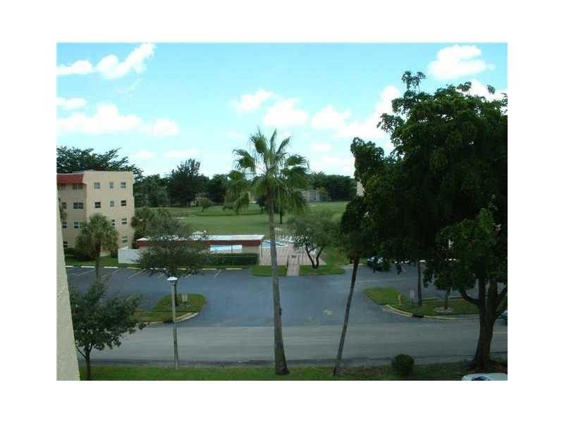1030 Country Club Drive, Unit 401, Margate, FL 33063 Photo