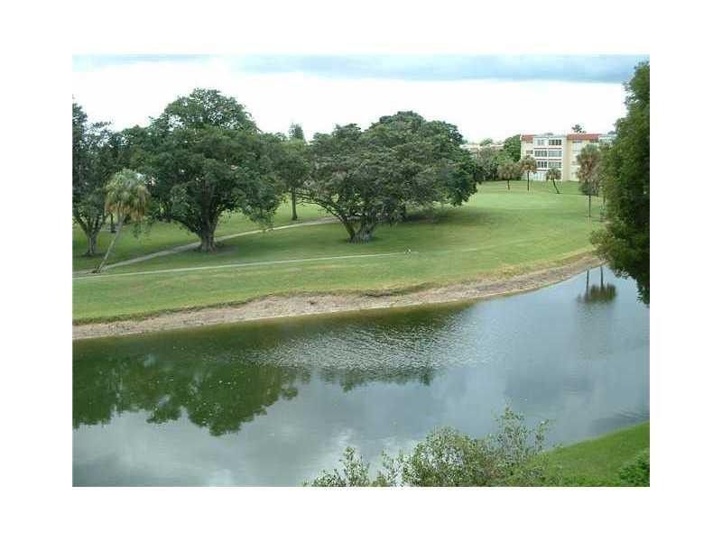 1030 Country Club Drive, Unit 401, Margate, FL 33063 Photo