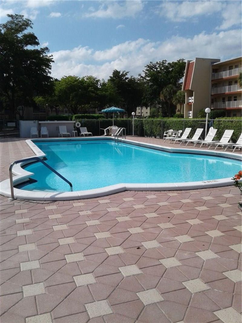1030 Country Club Drive, Unit 401, Margate, FL 33063 Photo