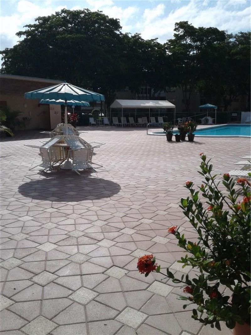 1030 Country Club Drive, Unit 401, Margate, FL 33063 Photo