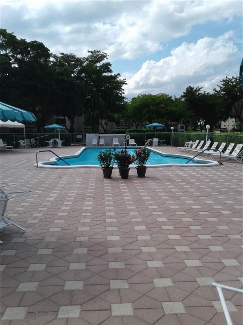 1030 Country Club Drive, Unit 401, Margate, FL 33063 Photo