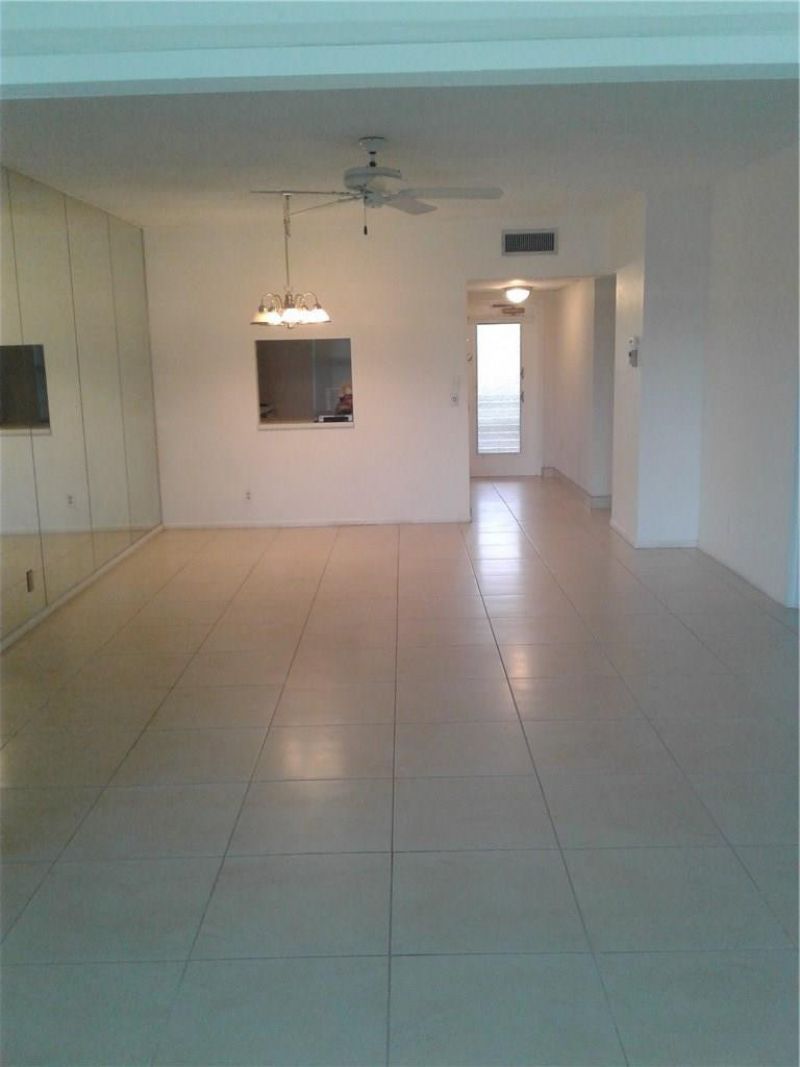 1030 Country Club Drive, Unit 401, Margate, FL 33063 Photo