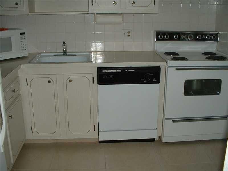 1030 Country Club Drive, Unit 401, Margate, FL 33063 Photo
