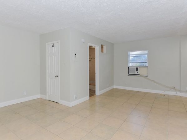 605 N Federal Highway, Unit 8, Lake Worth Beach, FL 33460