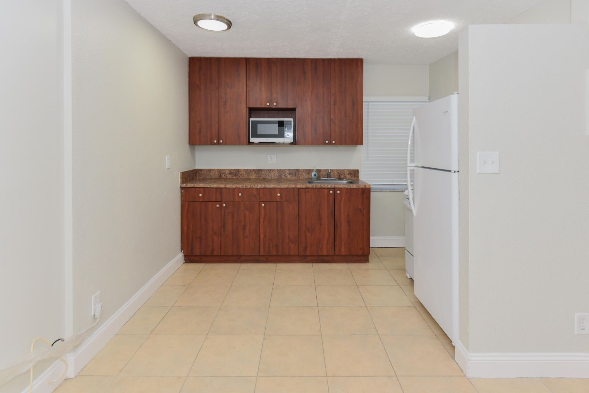 605 N Federal Highway, Unit 8, Lake Worth Beach, FL 33460 Photo