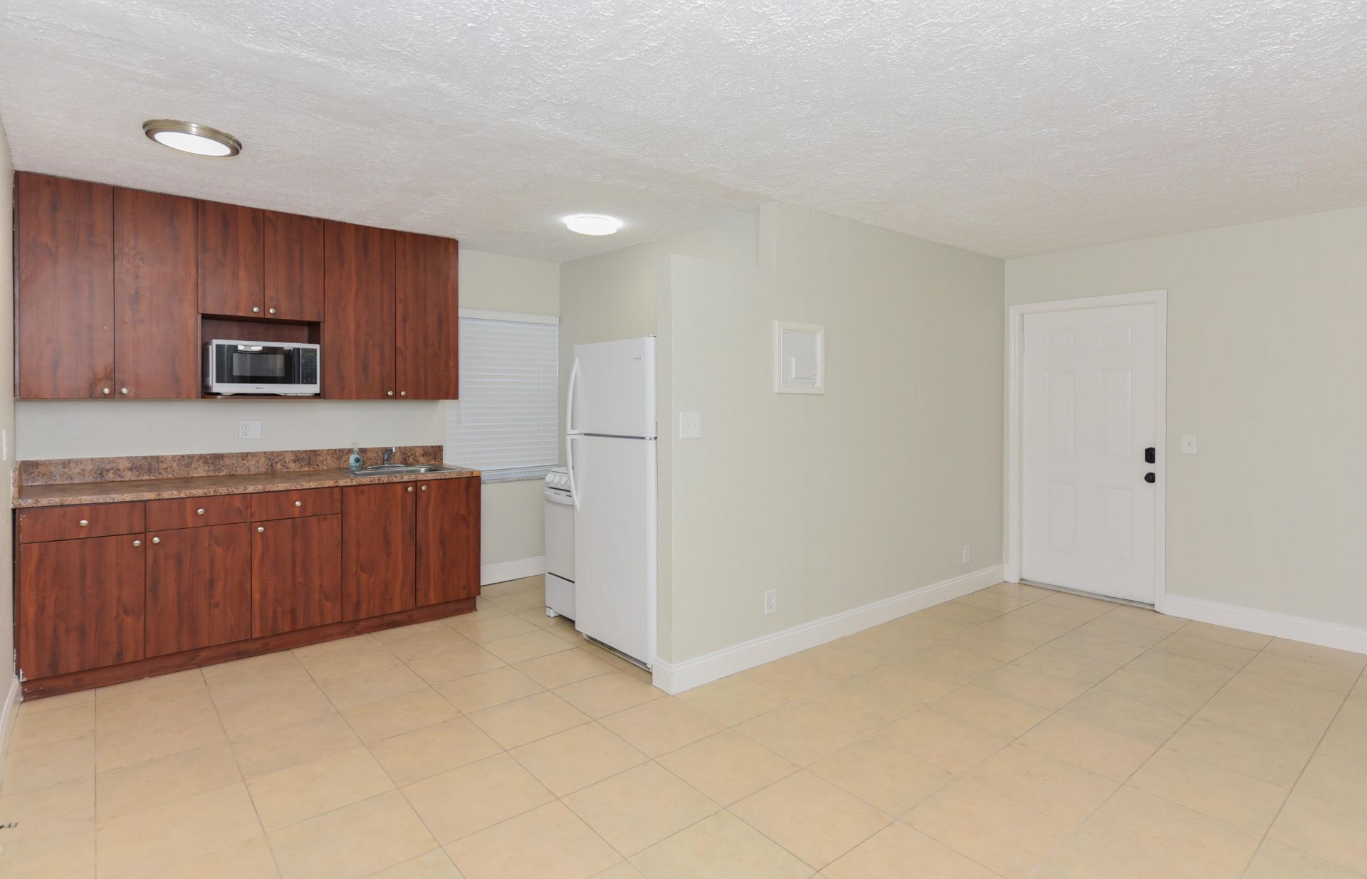 605 N Federal Highway, Unit 8, Lake Worth Beach, FL 33460 Photo