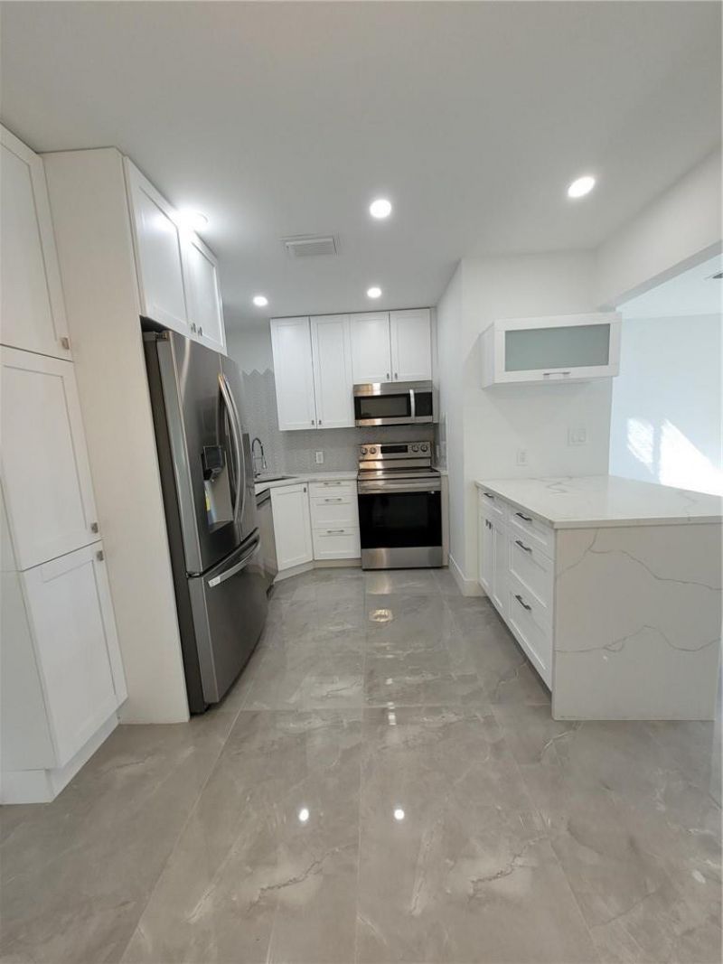 6041 SW 17th Street, Miami, FL 33155 Photo