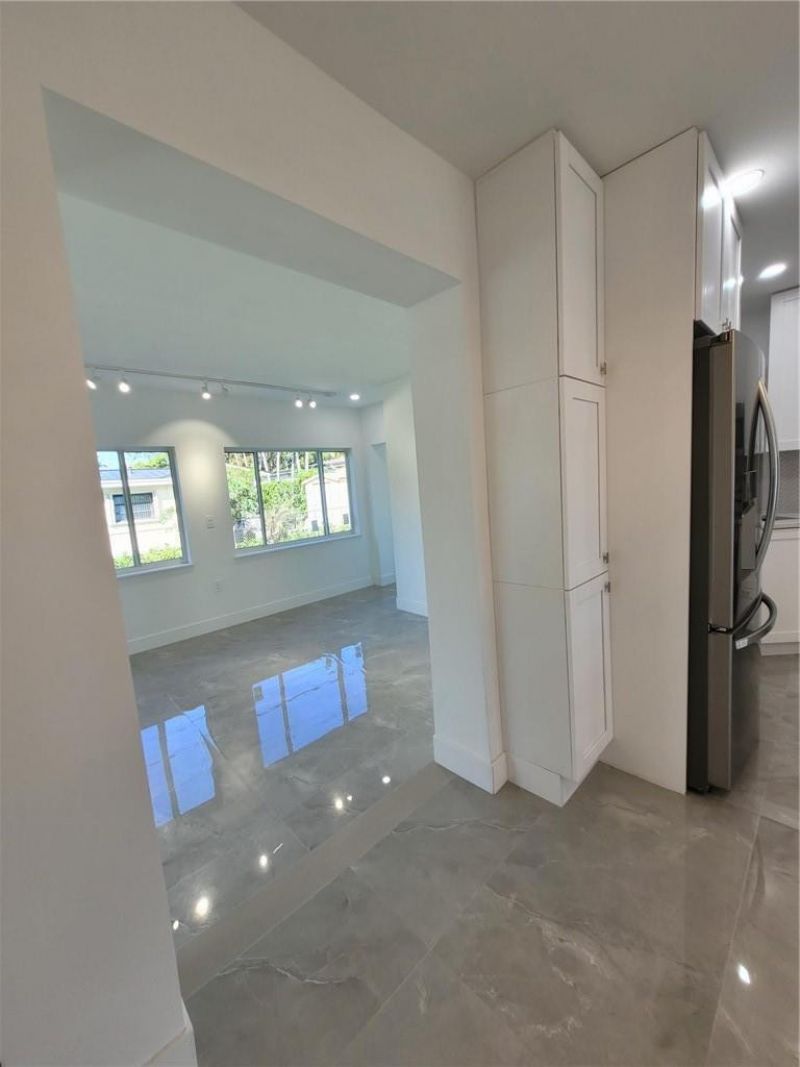 6041 SW 17th Street, Miami, FL 33155 Photo