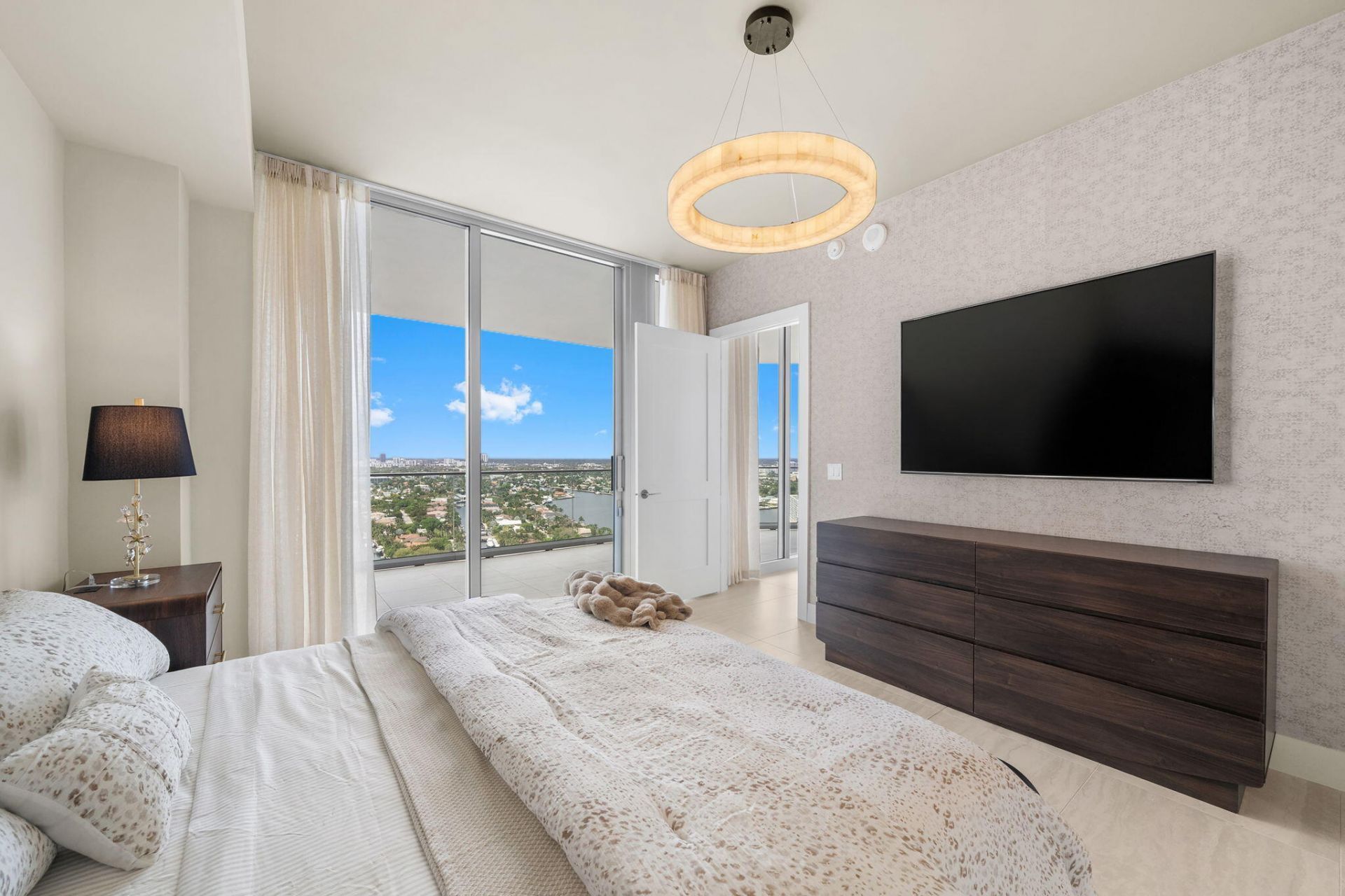 151 N Seabreeze Boulevard, Unit 2503-e, Fort Lauderdale, FL 33304 Photo