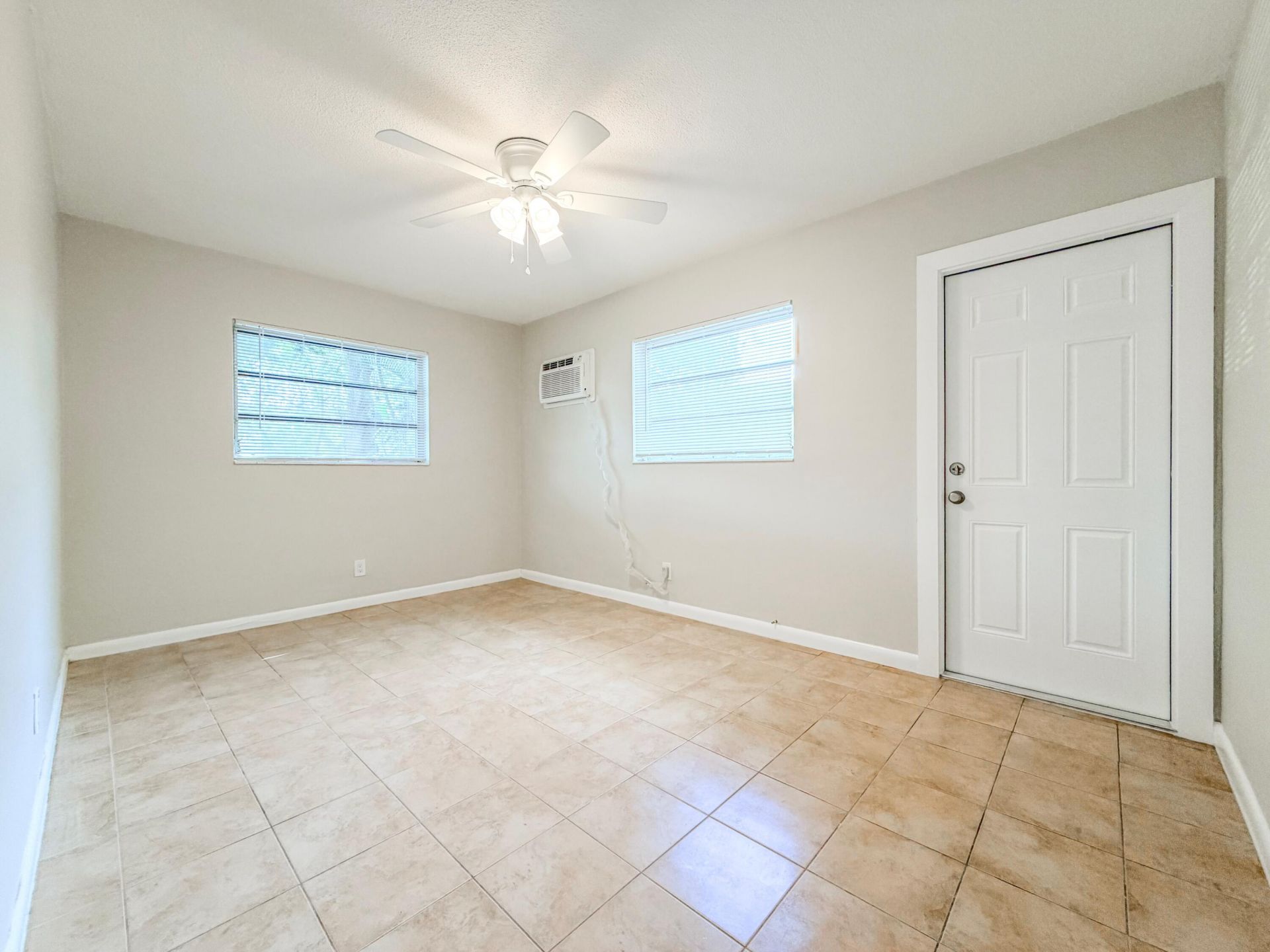 1101 NE 23rd Terrace, Unit #4, Pompano Beach, FL 33062 Photo