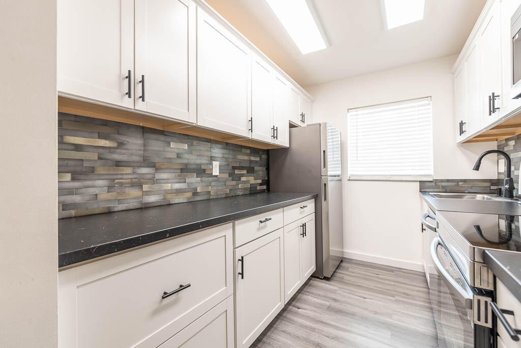 5061 Lakefront Boulevard, Unit B, Delray Beach, FL 33484 Photo