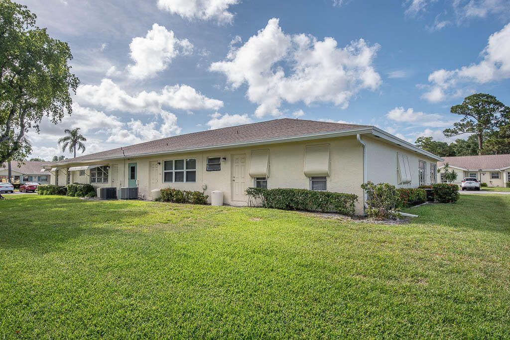5061 Lakefront Boulevard, Unit B, Delray Beach, FL 33484 Photo