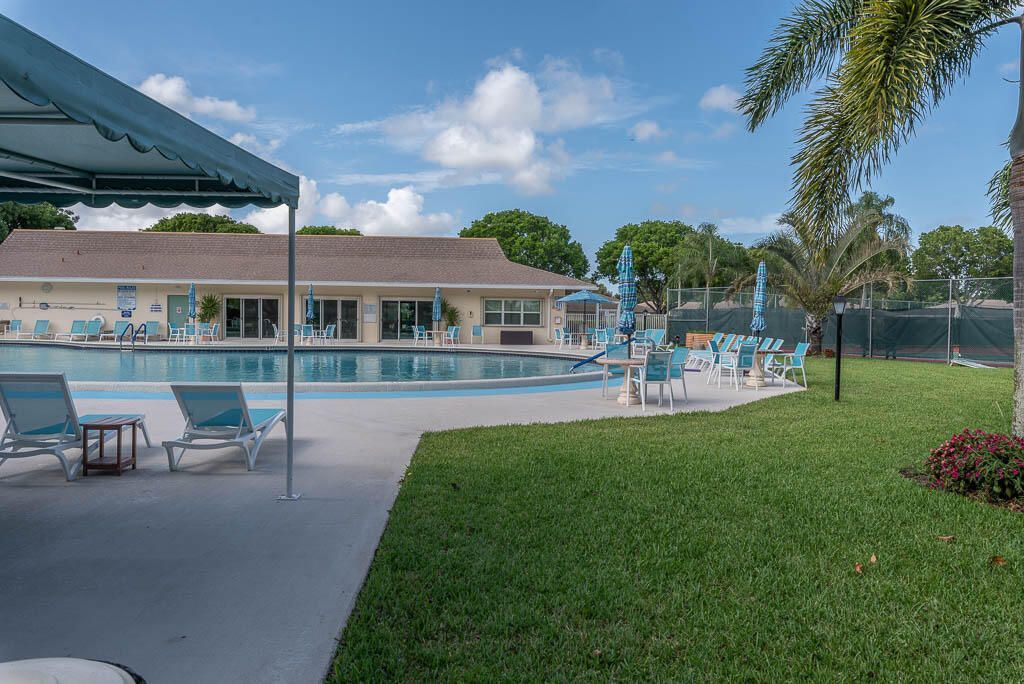 5061 Lakefront Boulevard, Unit B, Delray Beach, FL 33484 Photo