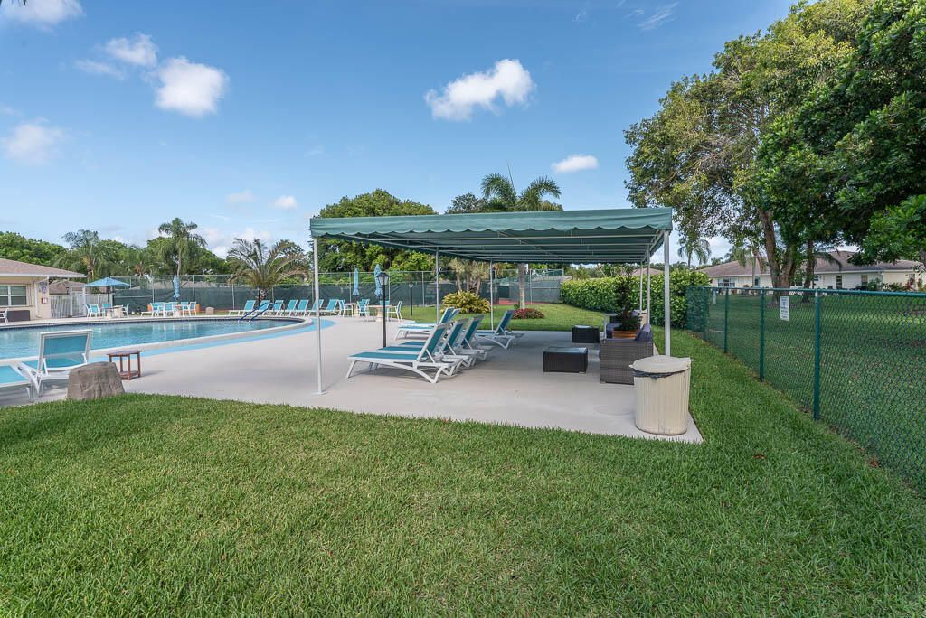 5061 Lakefront Boulevard, Unit B, Delray Beach, FL 33484 Photo