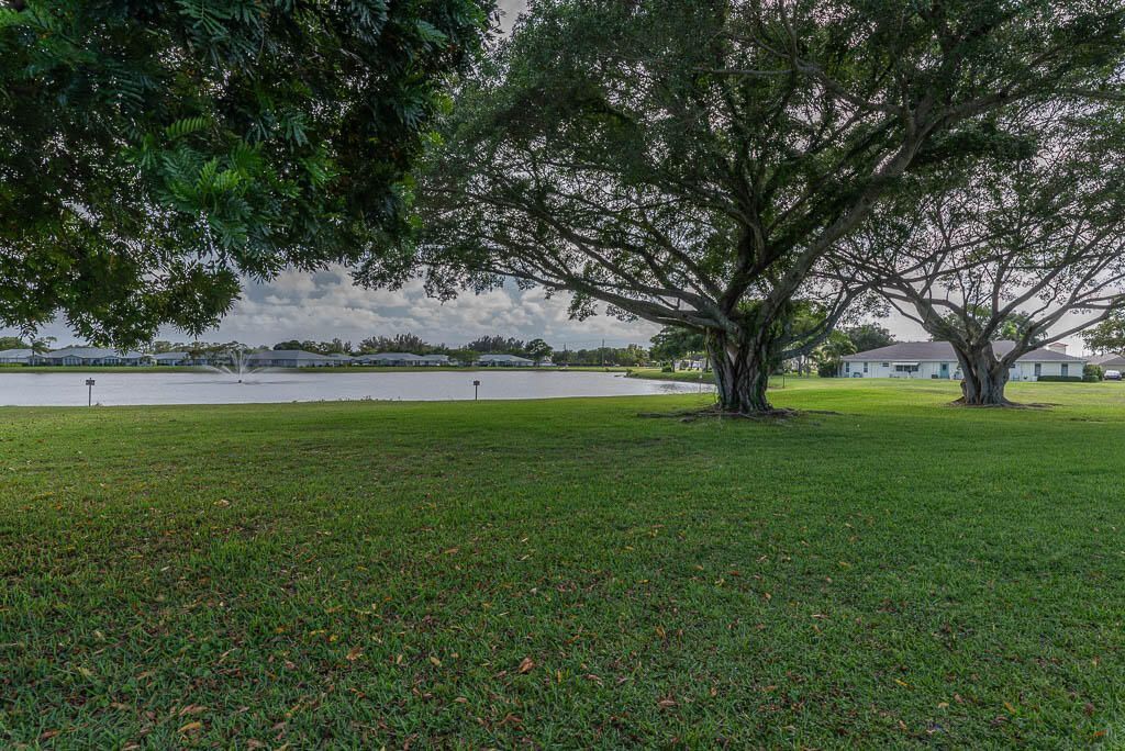 5061 Lakefront Boulevard, Unit B, Delray Beach, FL 33484 Photo