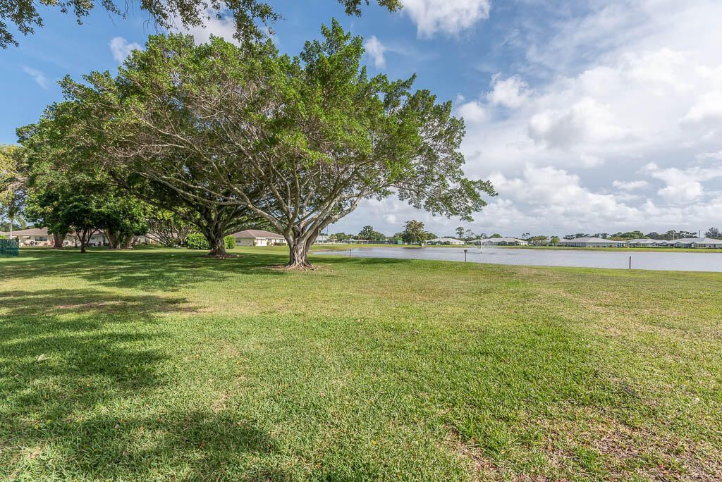 5061 Lakefront Boulevard, Unit B, Delray Beach, FL 33484 Photo