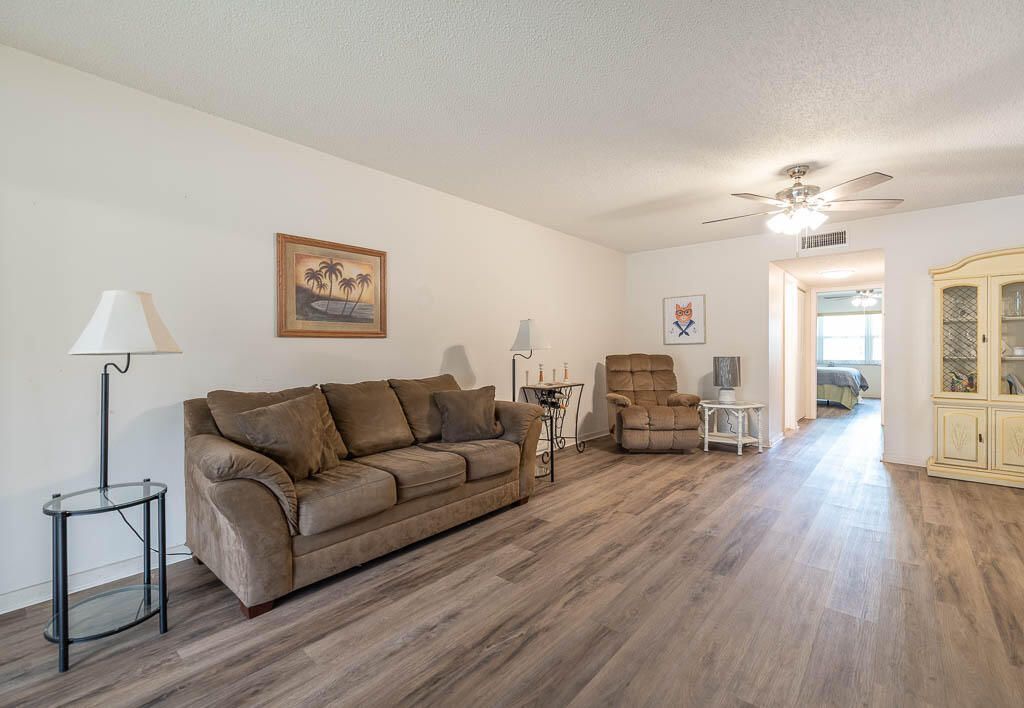 5061 Lakefront Boulevard, Unit B, Delray Beach, FL 33484 Photo
