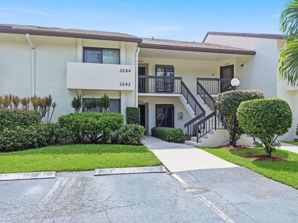 3242 Perimeter Drive, Greenacres, FL 33467