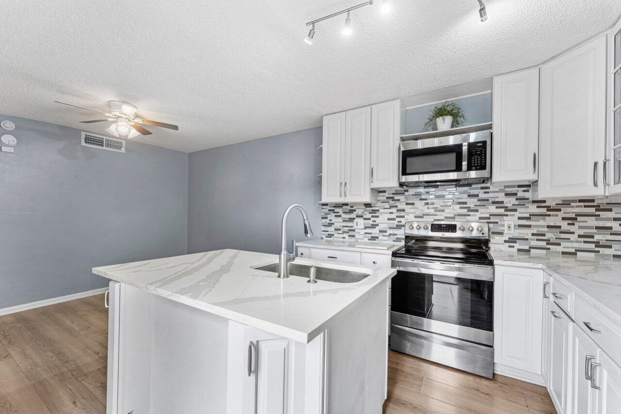 6115 Seven Springs Boulevard, Greenacres, FL 33463 Photo
