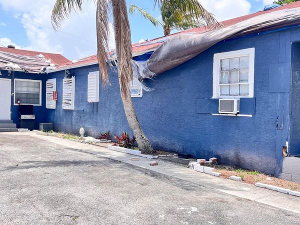 1000 W Lakewood Road, Unit 6, West Palm Beach, FL 33405