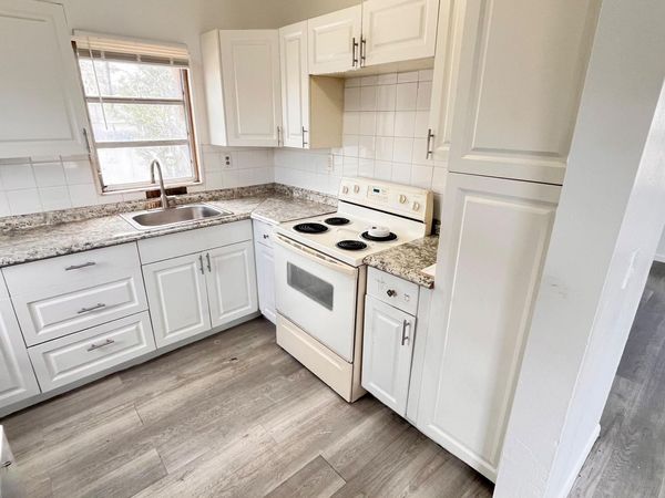 1000 W Lakewood Road, Unit 6, West Palm Beach, FL 33405