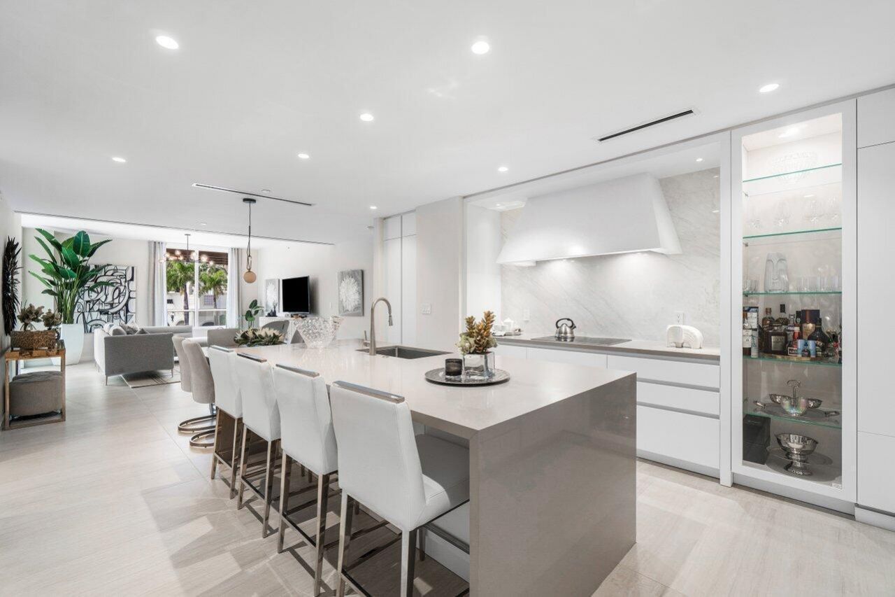 200 SE Mizner Boulevard, Unit 211, Boca Raton, FL 33432 Photo