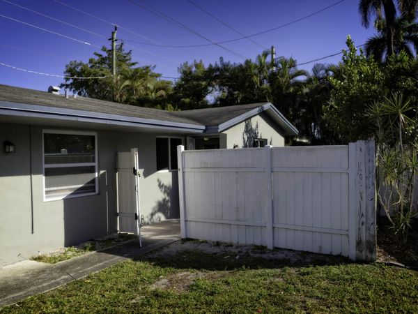 1126 NE 16th Place, Unit 3, Fort Lauderdale, FL 33305