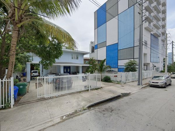 652 NW 1st Street, Miami, FL 33128