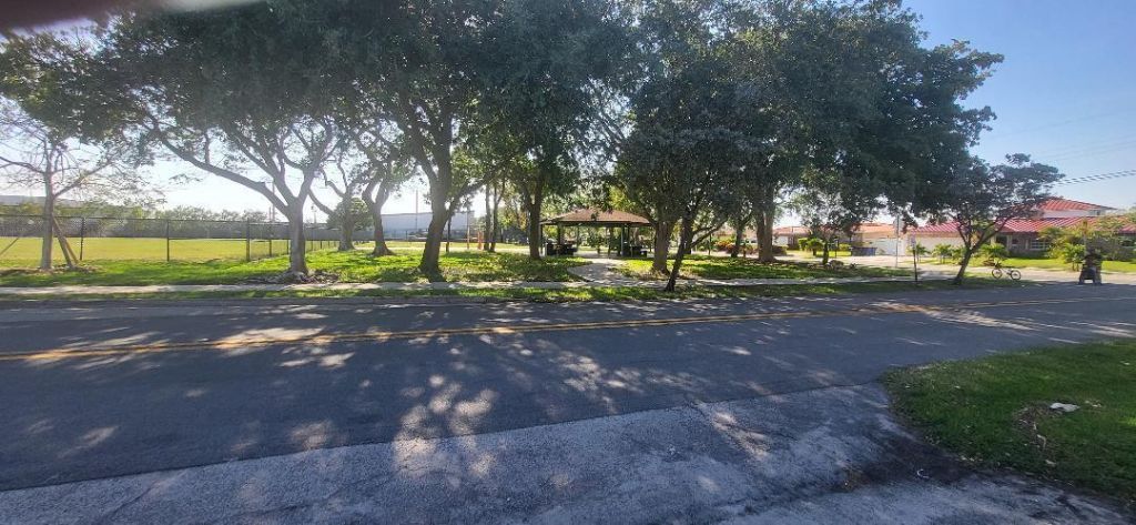 5240 NE 14th Way, Fort Lauderdale, FL 33334 Photo