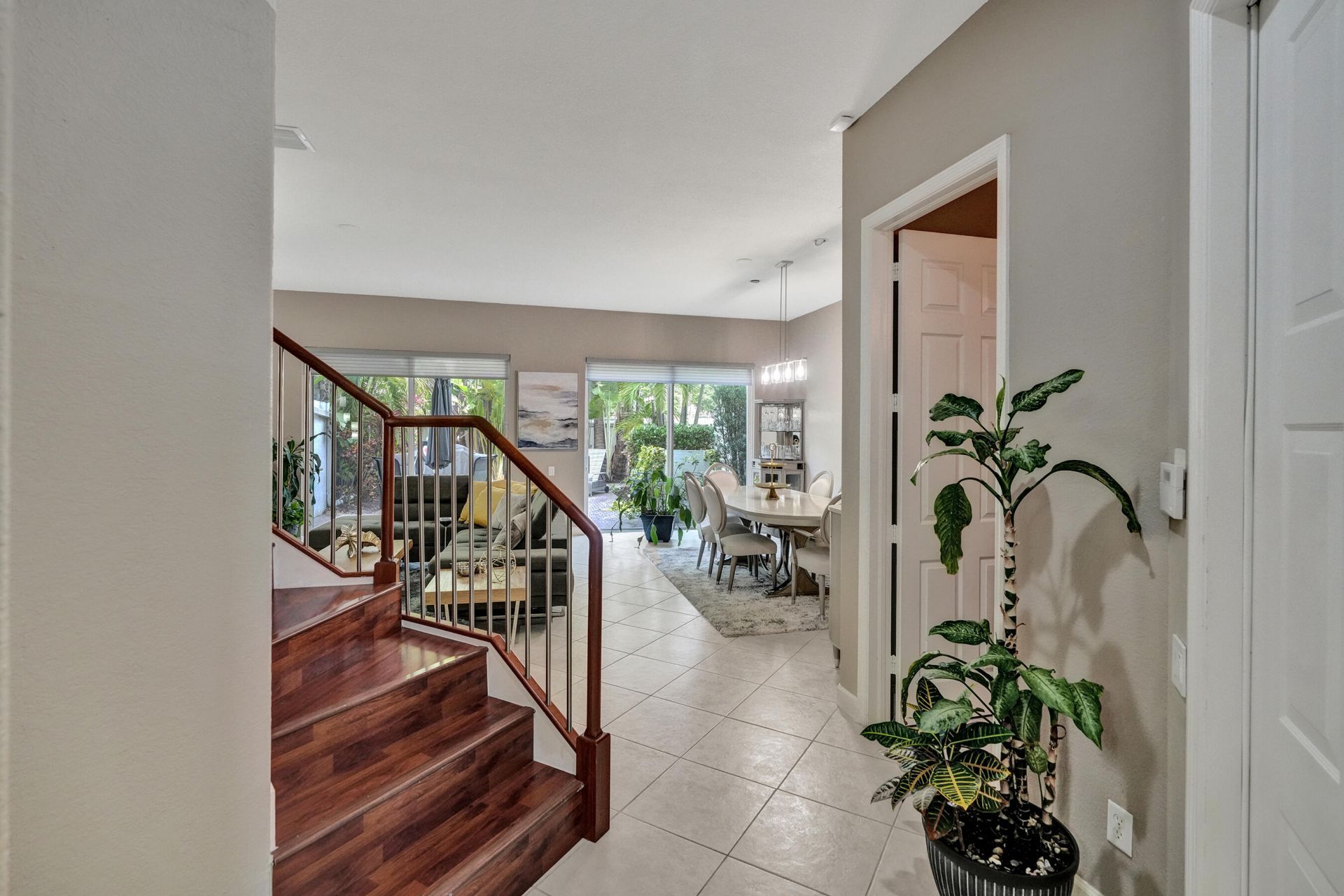 824 Spinnaker Drive E, Hollywood, FL 33019 Photo