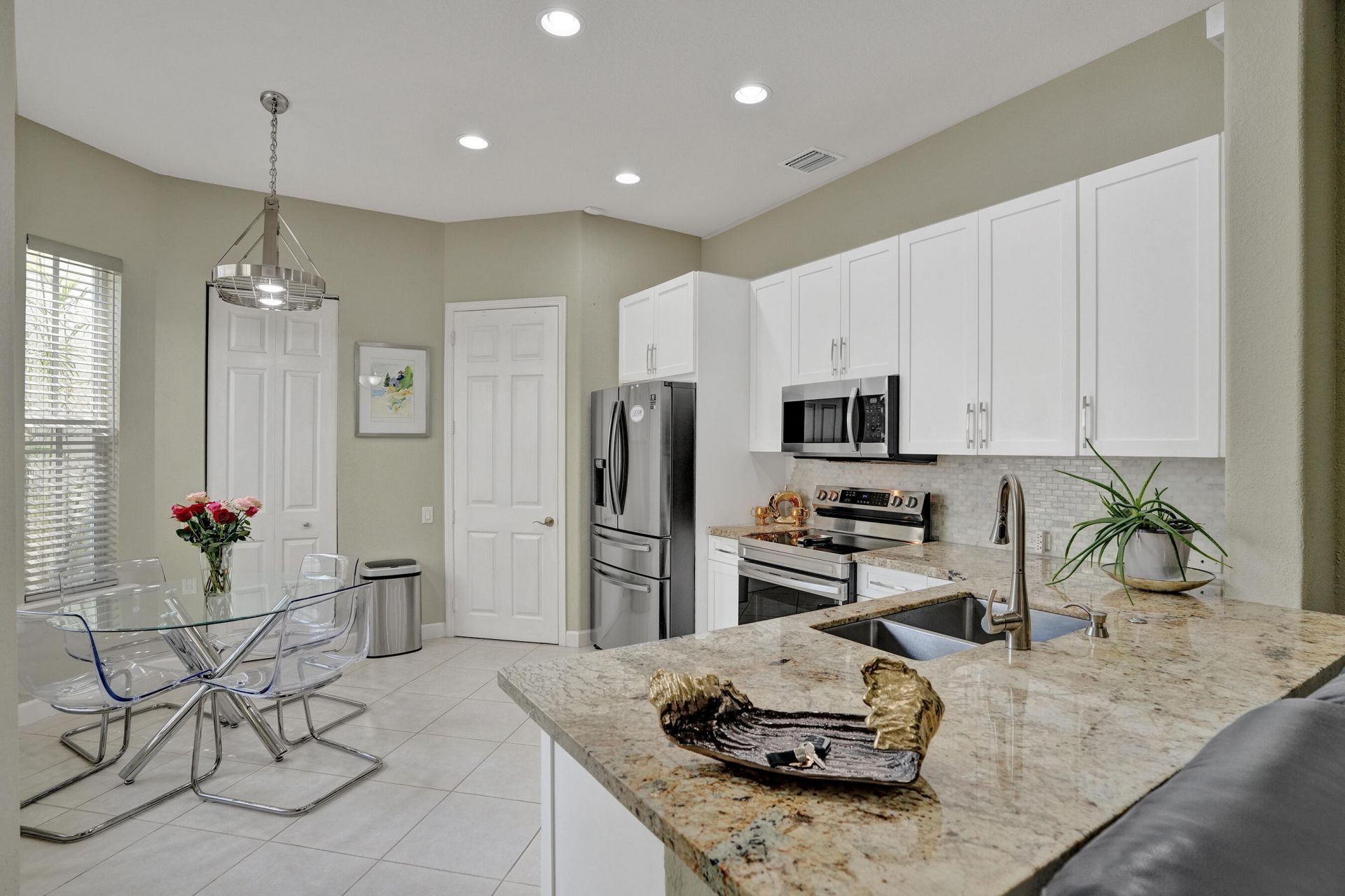 824 Spinnaker Drive E, Hollywood, FL 33019 Photo
