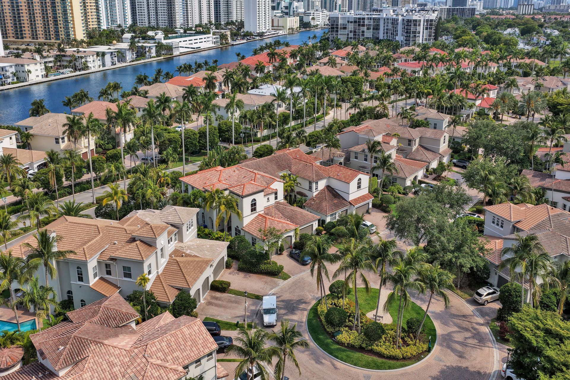 824 Spinnaker Drive E, Hollywood, FL 33019 Photo