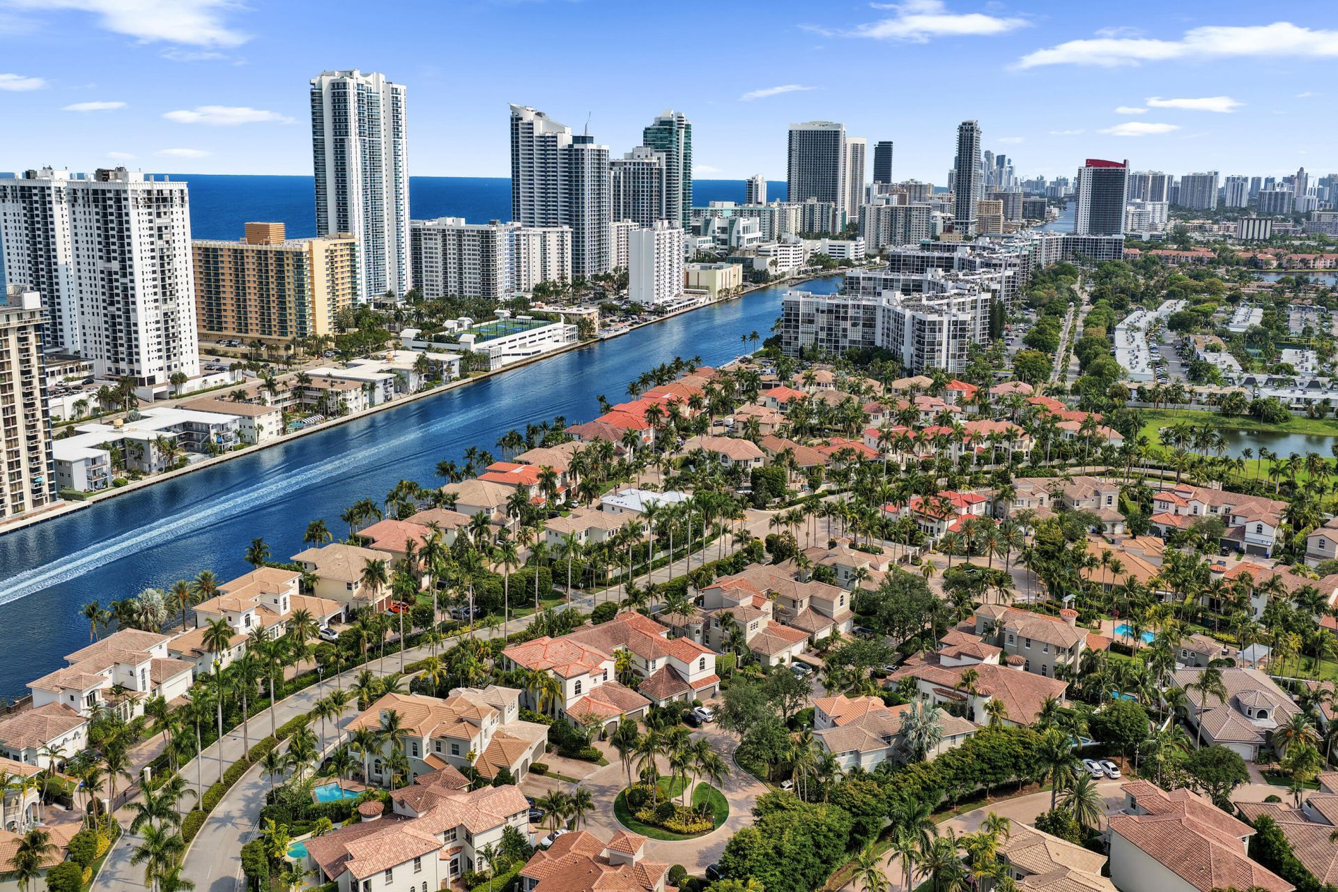 824 Spinnaker Drive E, Hollywood, FL 33019 Photo