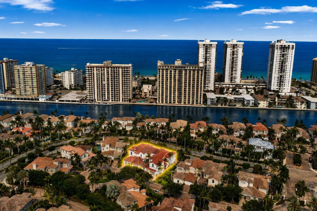 824 Spinnaker Drive E, Hollywood, FL 33019 Photo