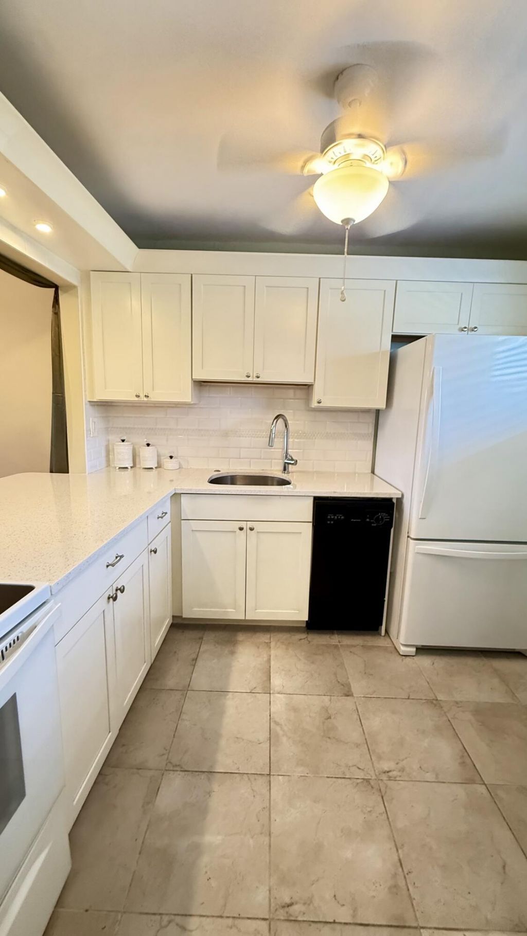 2728 N Garden Dr Drive N, Unit 214, Lake Worth Beach, FL 33461 Photo