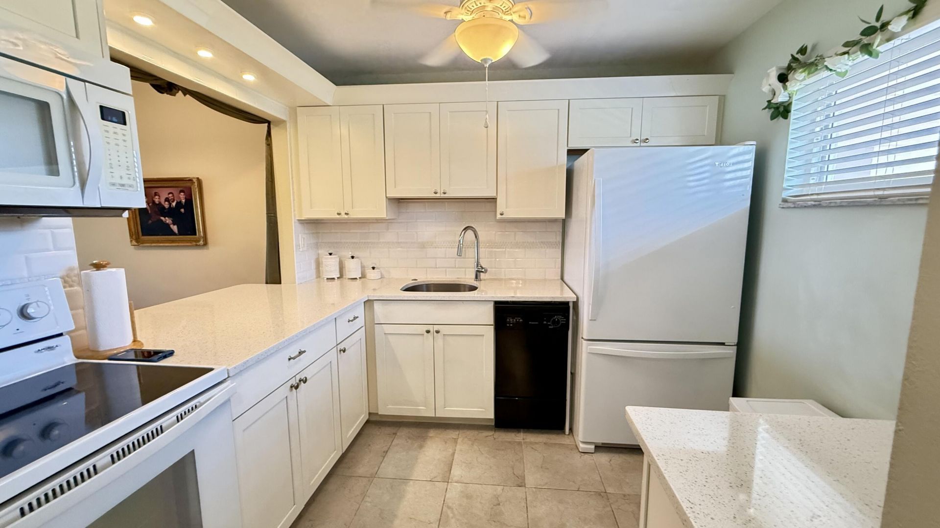 2728 N Garden Dr Drive N, Unit 214, Lake Worth Beach, FL 33461 Photo