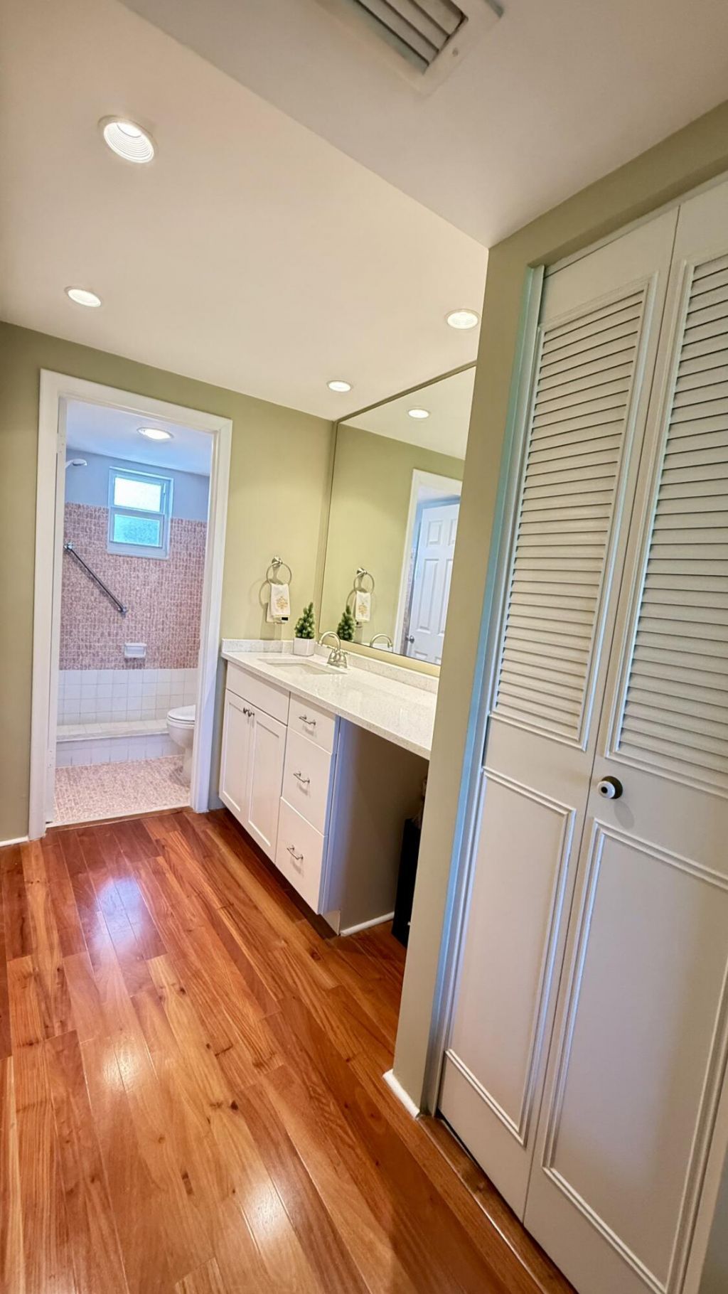 2728 N Garden Dr Drive N, Unit 214, Lake Worth Beach, FL 33461 Photo