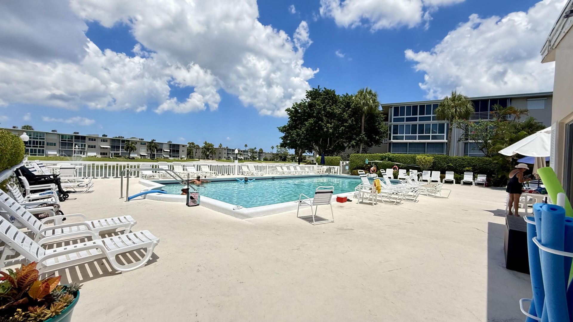 2728 N Garden Dr Drive N, Unit 214, Lake Worth Beach, FL 33461 Photo