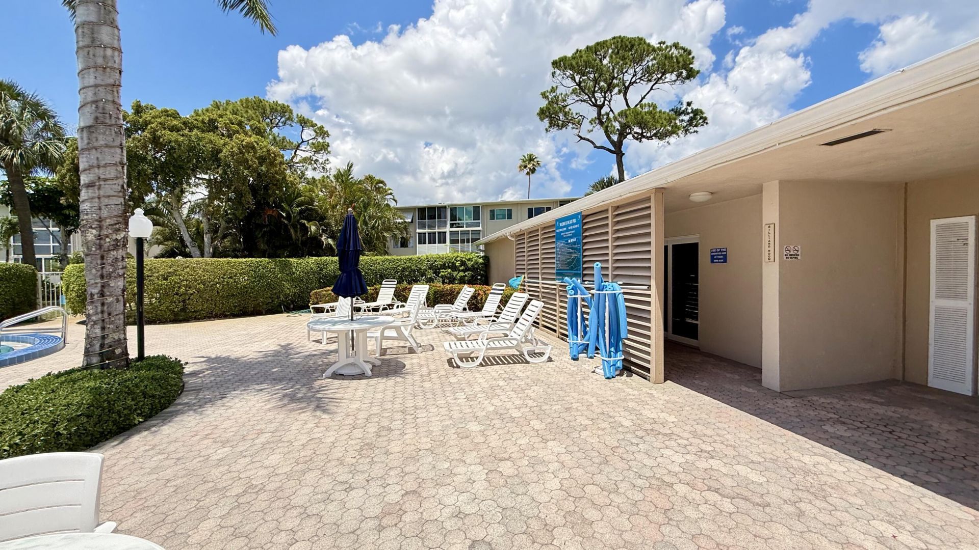 2728 N Garden Dr Drive N, Unit 214, Lake Worth Beach, FL 33461 Photo