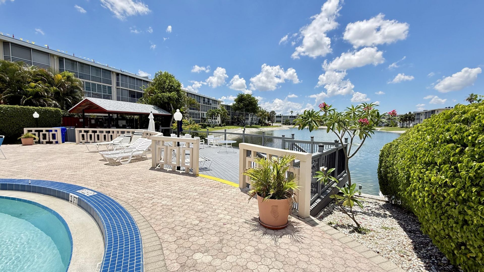 2728 N Garden Dr Drive N, Unit 214, Lake Worth Beach, FL 33461 Photo